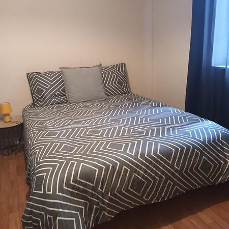 Maison Meublee Avec Parking Moulins Kültér fotó